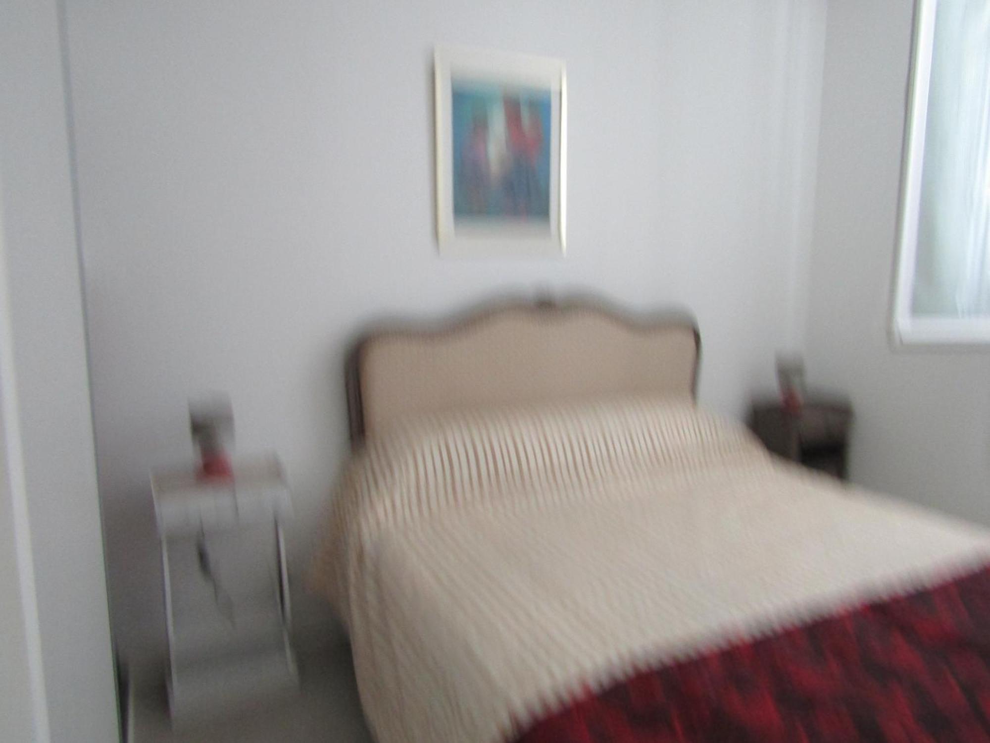 Chambres D'Hotes Le Clos Des Senteurs Malemort Luaran gambar
