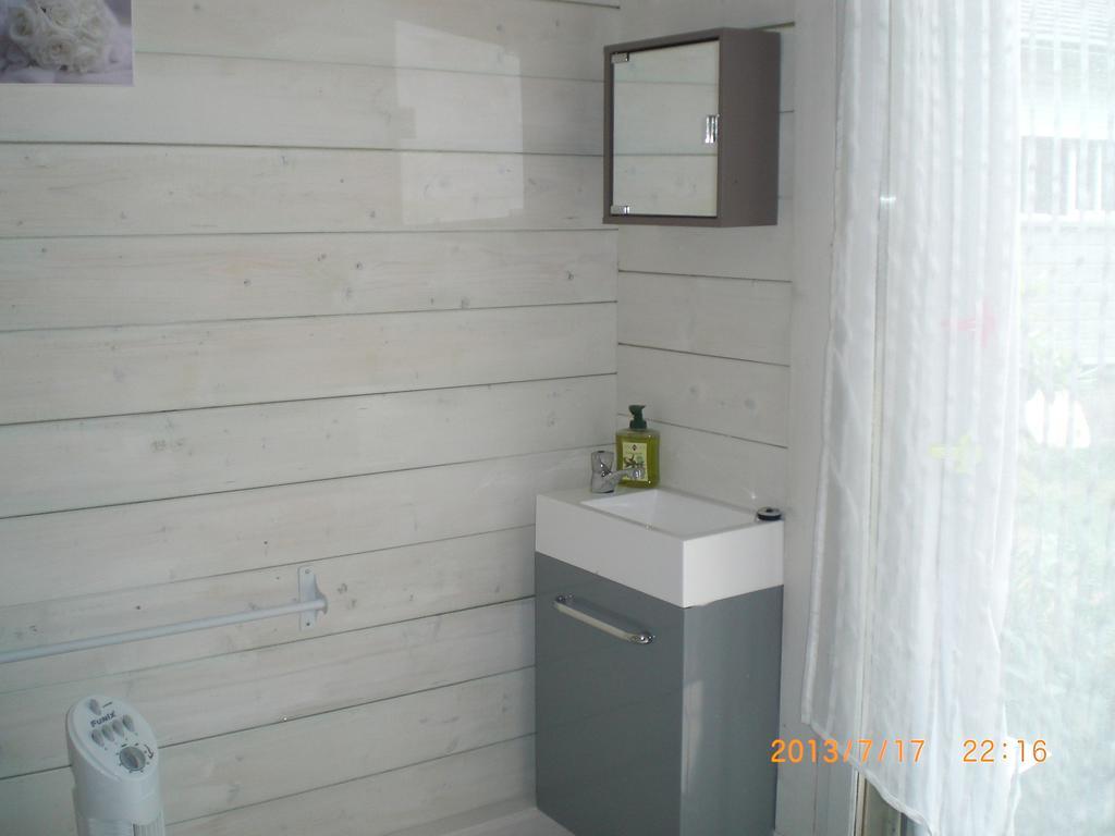Chambres D'Hotes Le Clos Des Senteurs Malemort Luaran gambar
